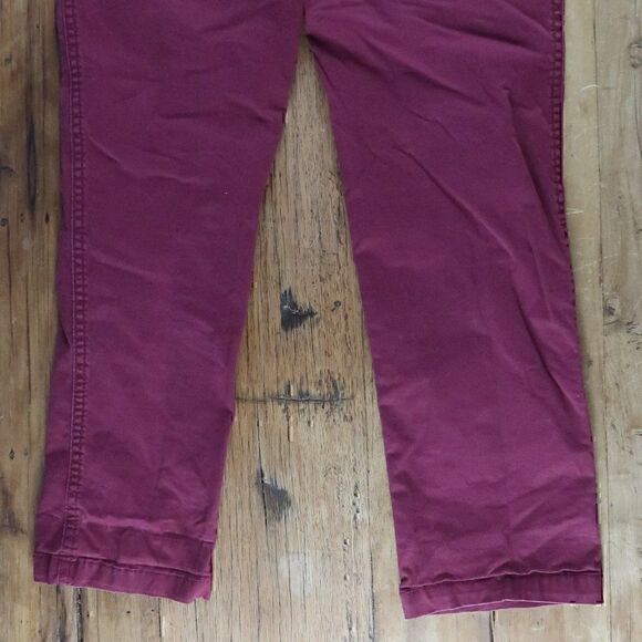 GAP FOR GOOD BURGUNDY GIRLFRIEND KHAKI SIZE 2 - Picture 8 of 8